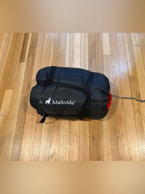 MallowMe Sleeping Bag Black & Red Packable